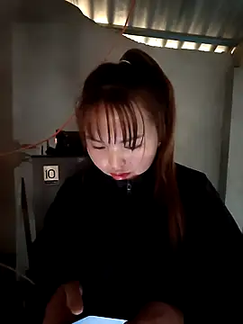 Snapshot of Mina_xYx chatting on March 17, 2026, 6:06 am Mina xYx online show from March 17, 2026, 6:06 am