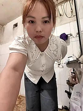 Snapshot of Mina_xYx chatting on March 21, 2026, 1:58 pm Mina xYx online show from March 21, 2026, 1:58 pm
