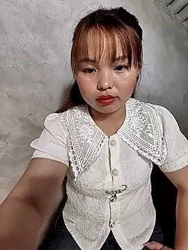 Snapshot of Mina_xYx chatting on March 22, 2026, 2:15 am Mina xYx online show from March 22, 2026, 2:15 am