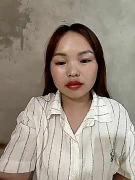 Snapshot of Mina_xYx chatting on April 19, 2026, 2:00 am Mina xYx online show from April 19, 2026, 2:00 am