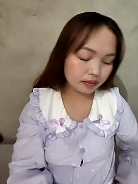 Snapshot of Mina_xYx chatting on April 19, 2026, 2:05 pm Mina xYx online show from April 19, 2026, 2:05 pm