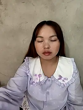 Snapshot of Mina_xYx chatting on April 19, 2026, 6:10 pm Mina xYx online show from April 19, 2026, 6:10 pm
