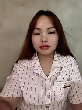 Snapshot of Mina_xYx chatting on April 21, 2026, 2:56 pm Mina xYx online show from April 21, 2026, 2:56 pm