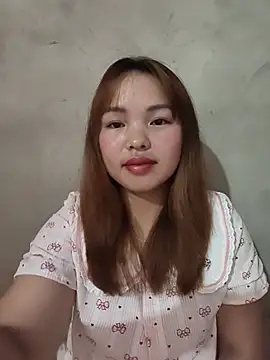Snapshot of Mina_xYx chatting on June 7, 2026, 1:32 am Mina xYx online show from June 7, 2026, 1:32 am