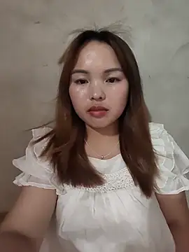 Snapshot of Mina_xYx chatting on June 7, 2026, 1:48 pm Mina xYx online show from June 7, 2026, 1:48 pm