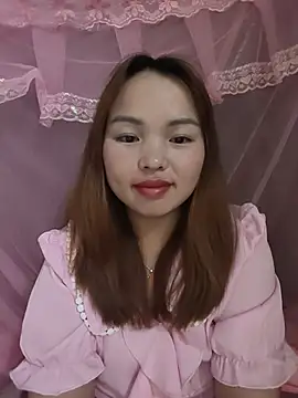 Snapshot of Mina_xYx chatting on June 9, 2026, 4:40 pm Mina xYx online show from June 9, 2026, 4:40 pm