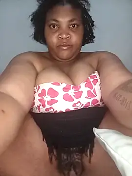 BeverlyQueen15 online show from April 27, 2026, 10:41 pm