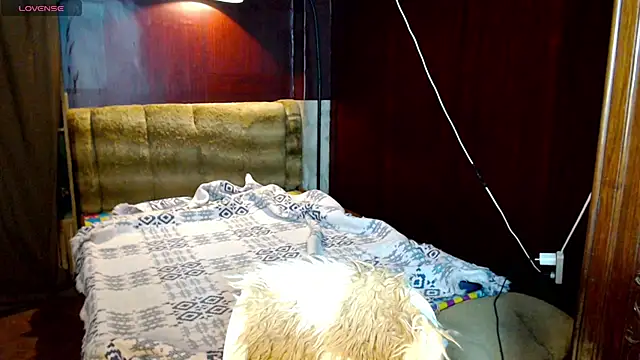 tyrasub online show from April 12, 2026, 4:01 pm