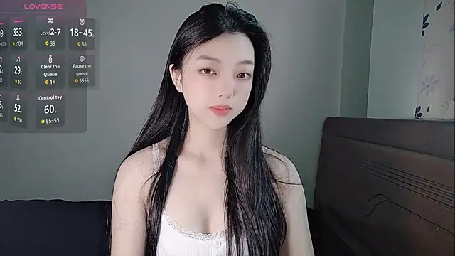 oblakitty  online show from April 24, 2026, 12:35 am