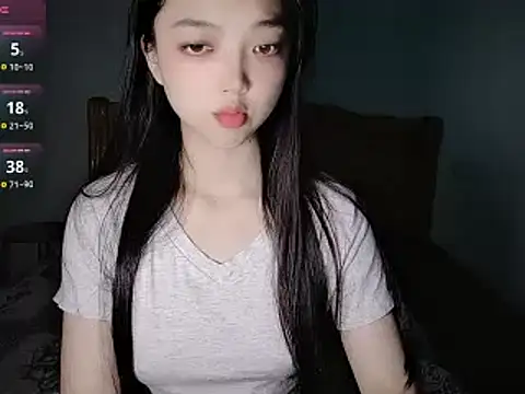 oblakitty  online show from June 23, 2026, 1:47 am