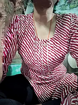 Snapshot of model_seela chatting on April 7, 2026, 4:40 pm model seela online show from April 7, 2026, 4:40 pm