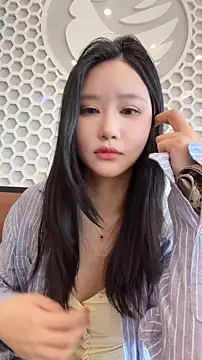 Snapshot of anan_2121 chatting on April 21, 2026, 3:35 am anan 2121 online show from April 21, 2026, 3:35 am