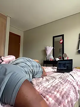 Redroom  online show from March 17, 2026, 1:58 pm