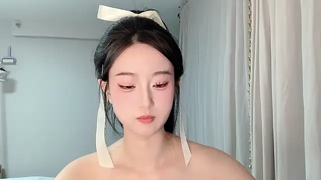 Snapshot of 1X-yiyi chatting on April 15, 2026, 12:34 pm 1X-yiyi online show from April 15, 2026, 12:34 pm
