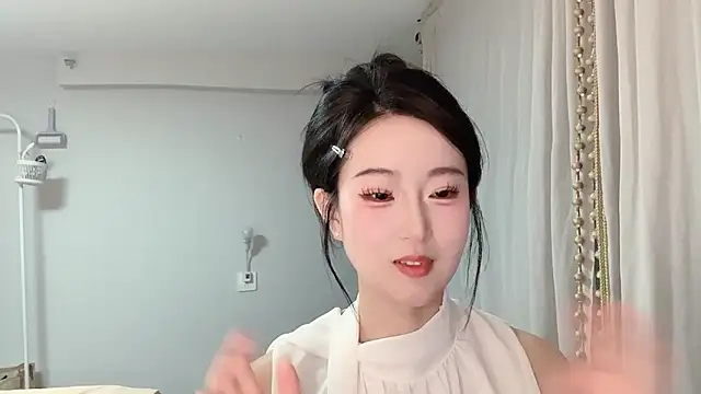 Snapshot of 1X-yiyi chatting on May 6, 2026, 1:27 pm 1X-yiyi online show from May 6, 2026, 1:27 pm