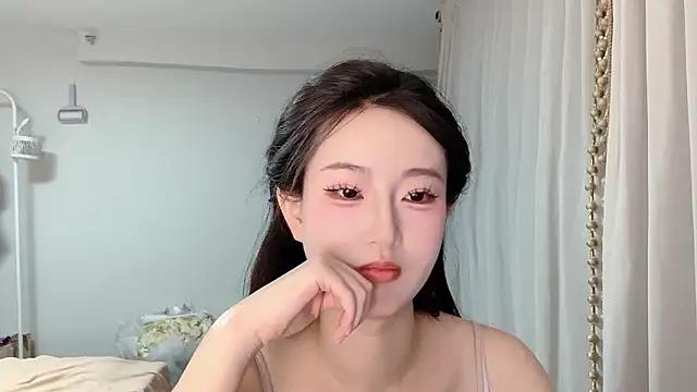 Snapshot of 1X-yiyi chatting on May 27, 2026, 12:24 pm 1X-yiyi online show from May 27, 2026, 12:24 pm