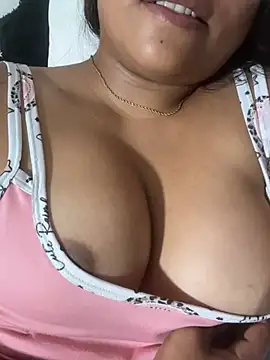 yuliana056 online show from March 17, 2026, 5:44 am