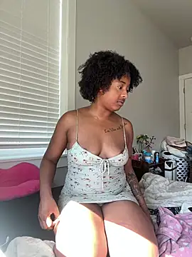 Snapshot of bbabbykimmie chatting on June 22, 2026, 11:35 pm bbabbykimmie online show from June 22, 2026, 11:35 pm