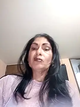 Snapshot of Taniafirelux chatting on March 17, 2026, 10:35 pm Taniafirelux online show from March 17, 2026, 10:35 pm