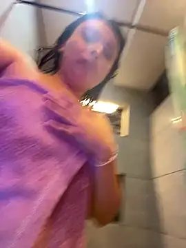 Snapshot of Nahia_Brm chatting on August 5, 2026, 2:53 pm Nahia Brm online show from August 5, 2026, 2:53 pm