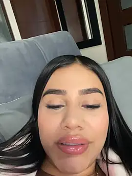 Snapshot of AlisonBeltran1 chatting on March 27, 2026, 8:26 am AlisonBeltran1 online show from March 27, 2026, 8:26 am