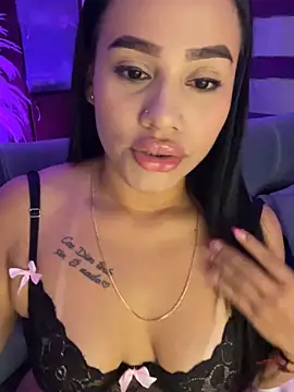 Snapshot of AlisonBeltran1 chatting on April 30, 2026, 5:03 am AlisonBeltran1 online show from April 30, 2026, 5:03 am