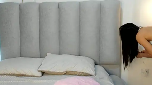 Valentina lux1 online show from May 30, 2026, 9:23 pm