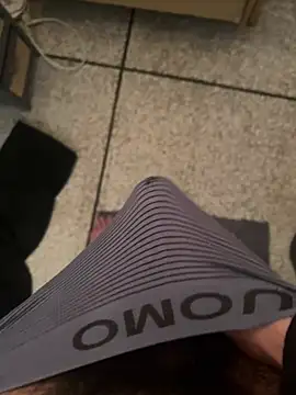 Snapshot of maxhot695 chatting on March 25, 2026, 12:33 pm maxhot695 online show from March 25, 2026, 12:33 pm