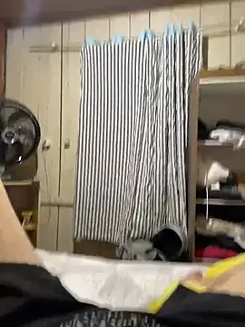 Snapshot of kauanzima chatting on April 14, 2026, 5:35 am kauanzima online show from April 14, 2026, 5:35 am