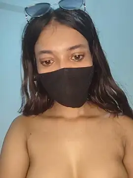 Snapshot of Candyy_crushh chatting on June 21, 2026, 11:07 pm Candyy crushh online show from June 21, 2026, 11:07 pm