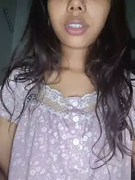 Snapshot of Candyy_crushh chatting on July 6, 2026, 11:18 pm Candyy crushh online show from July 6, 2026, 11:18 pm