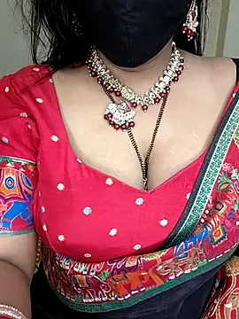 Snapshot of Miss_roohi chatting on May 8, 2026, 5:13 am Miss roohi online show from May 8, 2026, 5:13 am