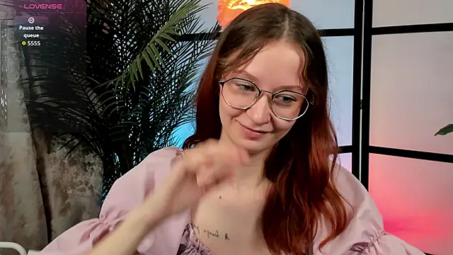 AmelieViolet online show from June 23, 2026, 3:15 am