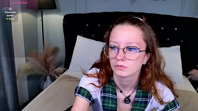 AmelieViolet online show from July 12, 2026, 11:12 am