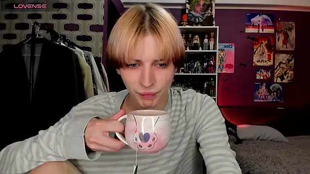 Snapshot of sweet_peach___ chatting on June 19, 2026, 8:45 pm sweet peach online show from June 19, 2026, 8:45 pm