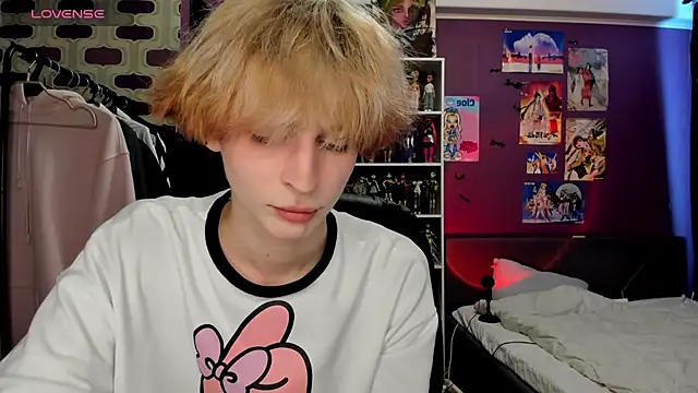 Snapshot of sweet_peach___ chatting on July 10, 2026, 12:08 pm sweet peach online show from July 10, 2026, 12:08 pm