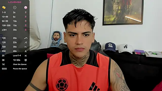 sweetlatinoboy online show from March 18, 2026, 10:18 am