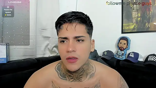 Snapshot of sweetlatinoboy chatting on May 8, 2026, 10:42 am sweetlatinoboy online show from May 8, 2026, 10:42 am