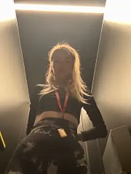 Snapshot of Lady_Mia69 chatting on March 21, 2026, 3:59 pm Lady Mia69 online show from March 21, 2026, 3:59 pm