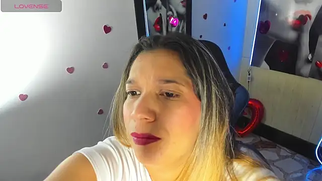 Snapshot of Melisa_14 chatting on June 3, 2026, 1:03 pm Melisa 14 online show from June 3, 2026, 1:03 pm