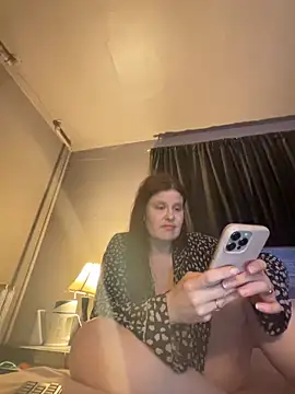 JulieetteLatte online show from April 28, 2026, 2:38 am
