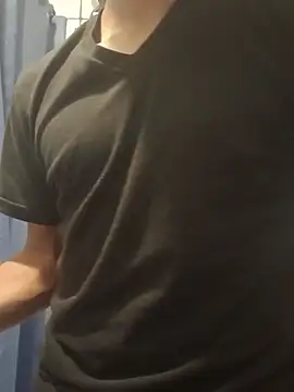 Snapshot of Ricardito_05 chatting on March 17, 2026, 7:23 am Ricardito 05 online show from March 17, 2026, 7:23 am