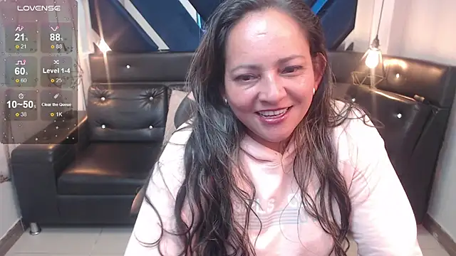Rhachelevans online show from May 8, 2026, 1:00 am