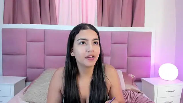 sweet aura31 online show from April 27, 2026, 7:56 pm