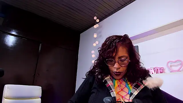 Mariia Paulaa online show from March 28, 2026, 4:56 am