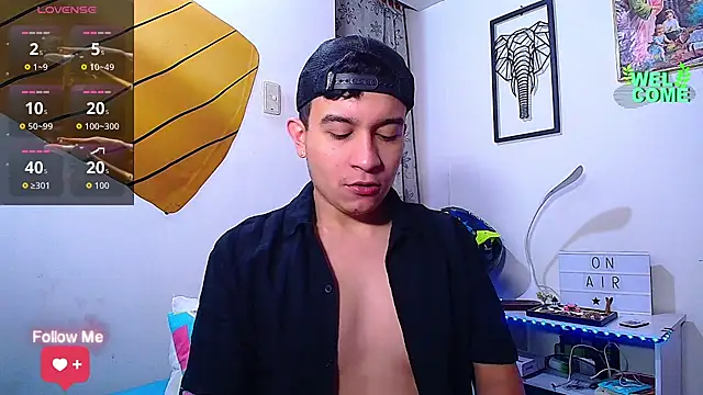 Snapshot of Max_Parkerr chatting on April 5, 2026, 3:53 pm Max Parkerr online show from April 5, 2026, 3:53 pm
