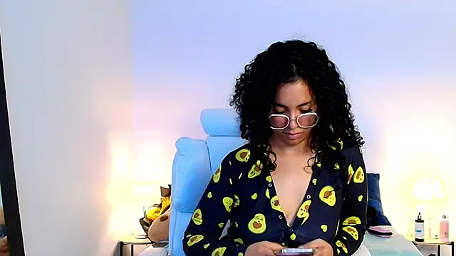 Snapshot of Luciianita_lov199 chatting on May 10, 2026, 8:25 pm Luciianita lov199 online show from May 10, 2026, 8:25 pm