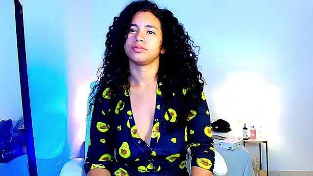 Snapshot of Luciianita_lov199 chatting on May 21, 2026, 9:05 am Luciianita lov199 online show from May 21, 2026, 9:05 am