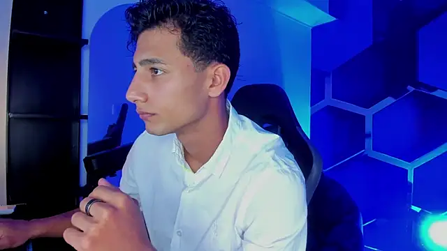 Snapshot of MaxiimoRomano_ chatting on July 31, 2026, 7:24 pm MaxiimoRomano online show from July 31, 2026, 7:24 pm