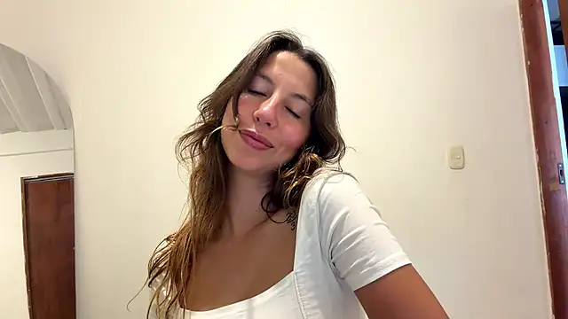 Julieta Jol online show from April 21, 2026, 1:39 pm